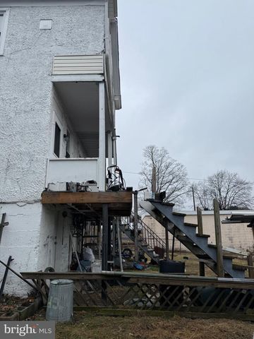 513 W MULBERRY ST, Shamokin, PA 17872