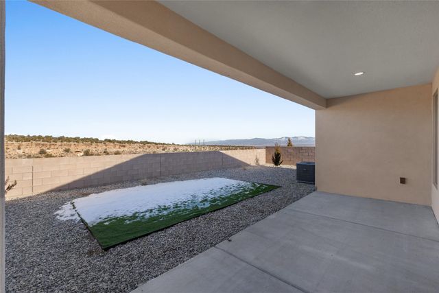 75 Cadena Loop, Los Alamos, NM 87547