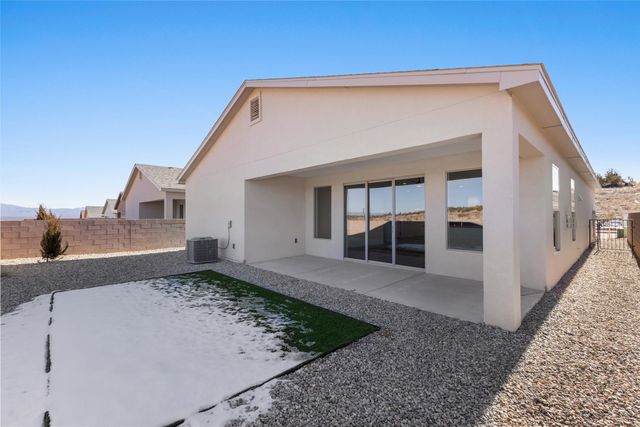 75 Cadena Loop, Los Alamos, NM 87547