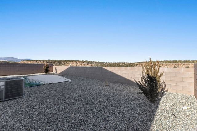 75 Cadena Loop, Los Alamos, NM 87547