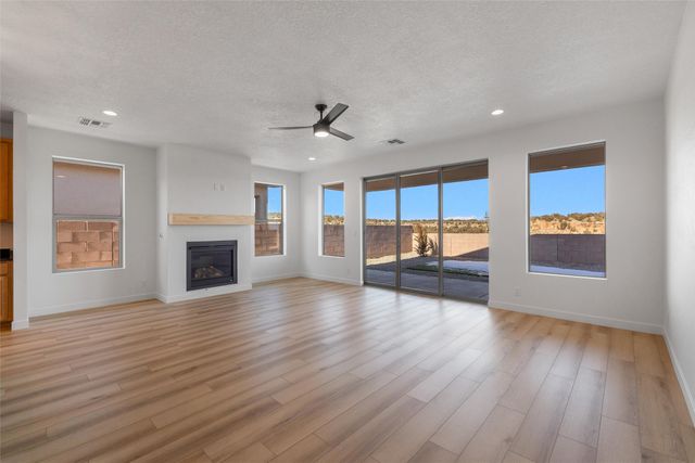 75 Cadena Loop, Los Alamos, NM 87547