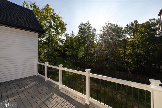 111 HUNTINGTON HILLS LN, Fredericksburg, VA 22401