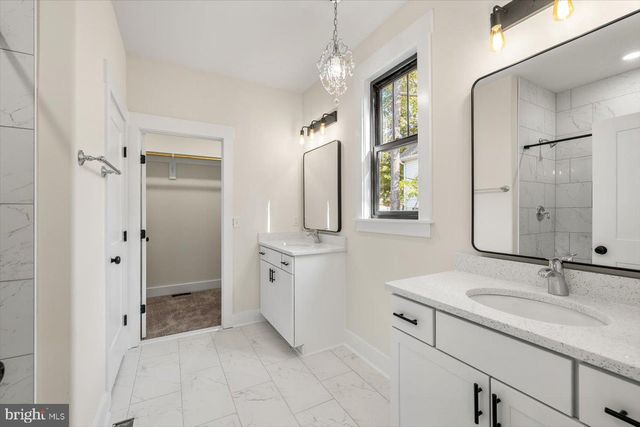 111 HUNTINGTON HILLS LN, Fredericksburg, VA 22401