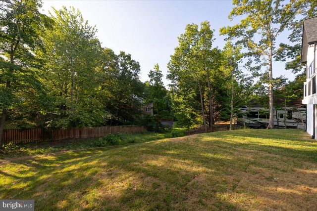 111 HUNTINGTON HILLS LN, Fredericksburg, VA 22401