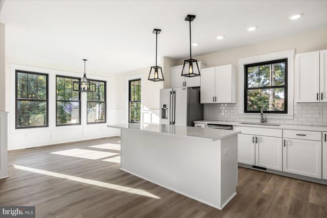 111 HUNTINGTON HILLS LN, Fredericksburg, VA 22401