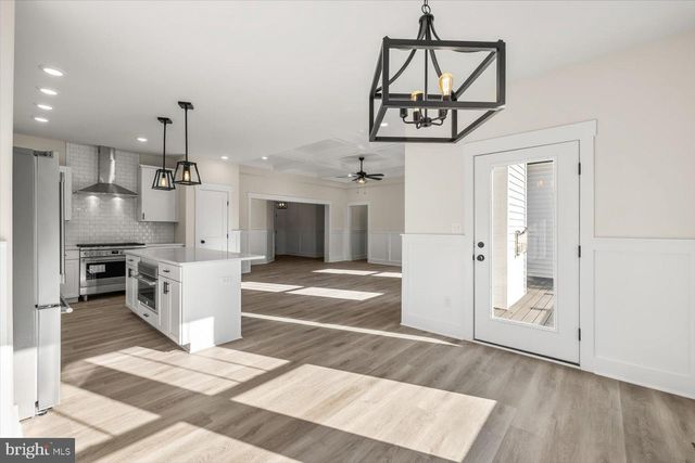 111 HUNTINGTON HILLS LN, Fredericksburg, VA 22401