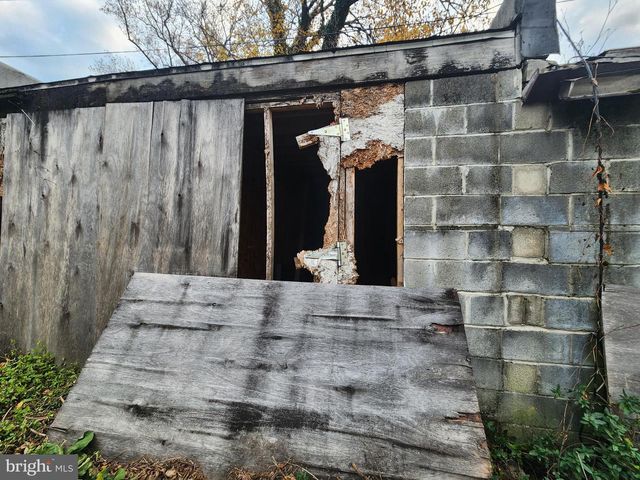 GARAGES BEHIND 3604 HOWARD PARK AVE, Baltimore, MD 21207