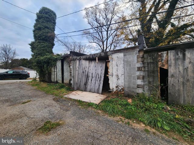 GARAGES BEHIND 3604 HOWARD PARK AVE, Baltimore, MD 21207