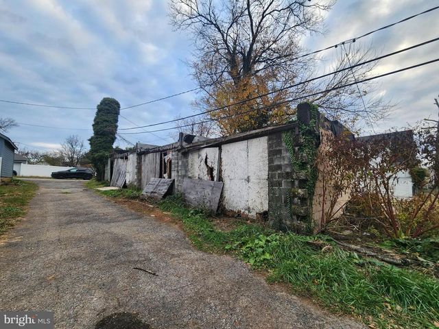 GARAGES BEHIND 3604 HOWARD PARK AVE, Baltimore, MD 21207