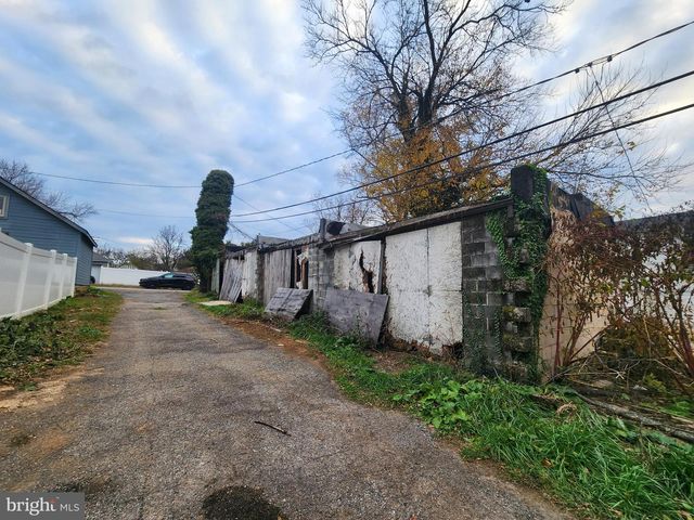 GARAGES BEHIND 3604 HOWARD PARK AVE, Baltimore, MD 21207