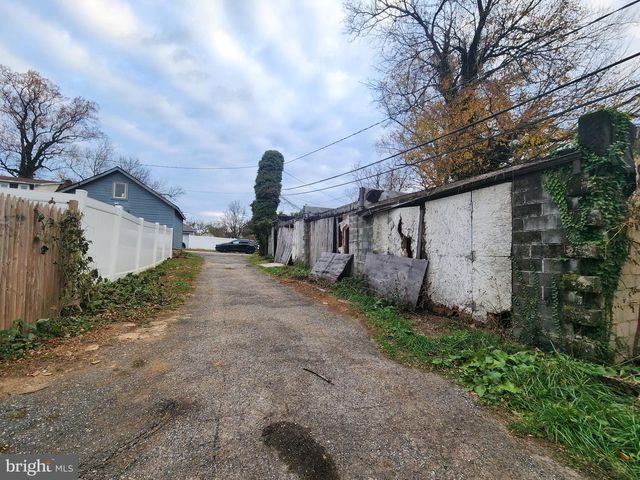GARAGES BEHIND 3604 HOWARD PARK AVE, Baltimore, MD 21207