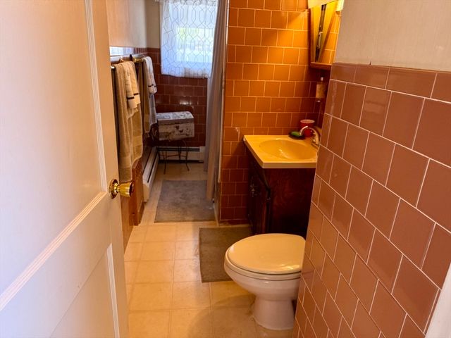 8 Lincoln Ct, Saugus, MA 01906