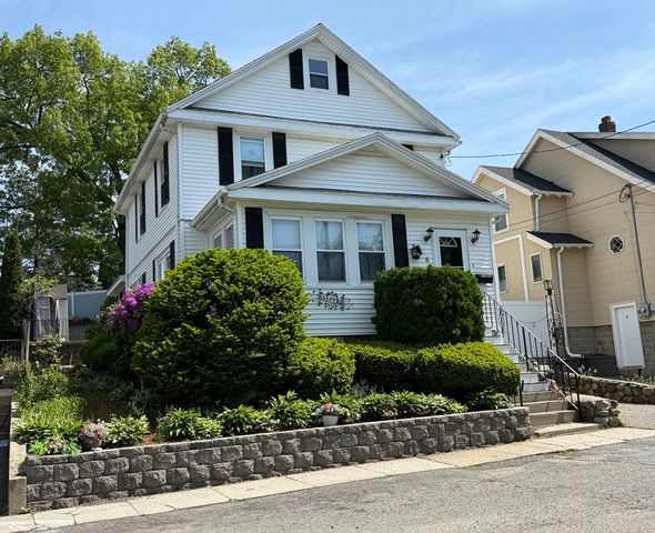 8 Lincoln Ct, Saugus, MA 01906