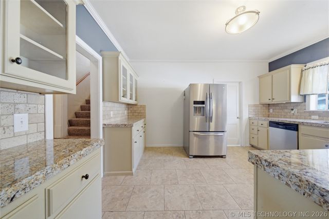 411 E 6th Street, Claremore, OK 74017