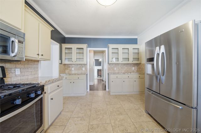 411 E 6th Street, Claremore, OK 74017