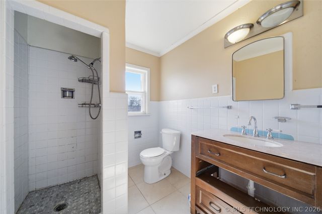 411 E 6th Street, Claremore, OK 74017