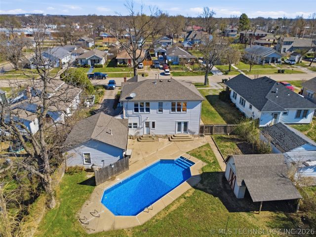 411 E 6th Street, Claremore, OK 74017