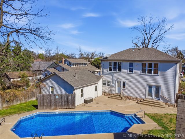 411 E 6th Street, Claremore, OK 74017