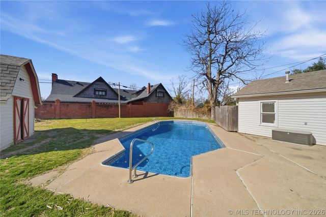 411 E 6th Street, Claremore, OK 74017