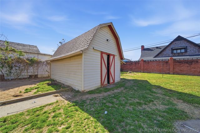 411 E 6th Street, Claremore, OK 74017