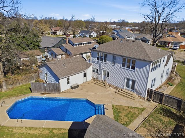 411 E 6th Street, Claremore, OK 74017