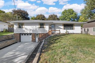 1430 Rochester Avenue, Iowa City, IA 52245