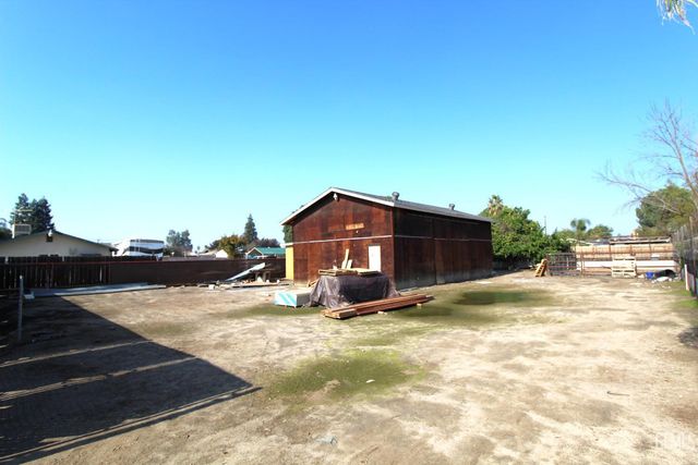 4624 Harris Road, Bakersfield, CA 93313