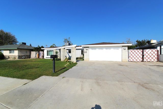 4624 Harris Road, Bakersfield, CA 93313