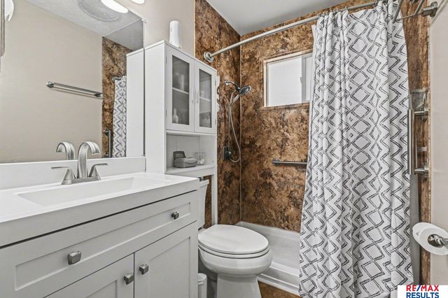 6370 S 139th Avenue Circle, Omaha, NE 68137