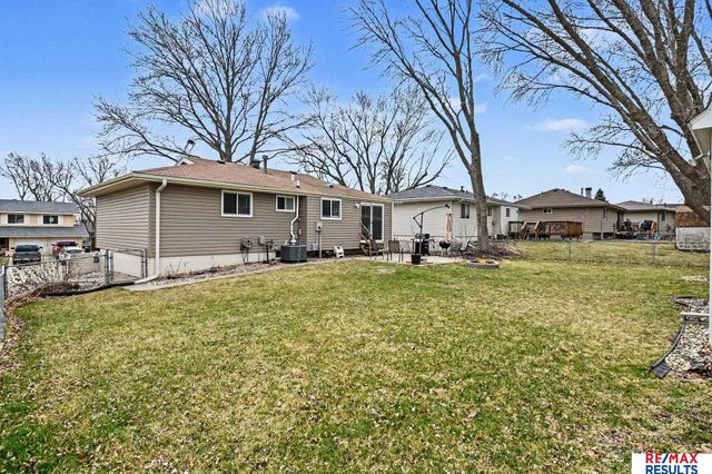 6370 S 139th Avenue Circle, Omaha, NE 68137