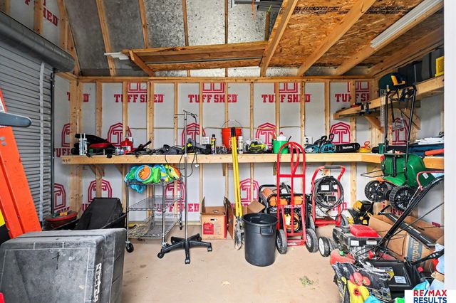 6370 S 139th Avenue Circle, Omaha, NE 68137