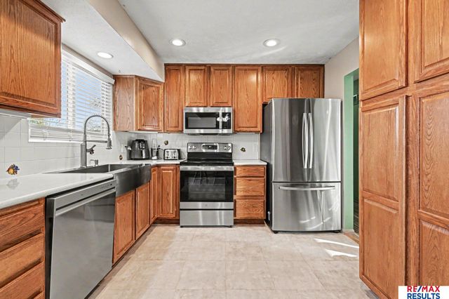 6370 S 139th Avenue Circle, Omaha, NE 68137