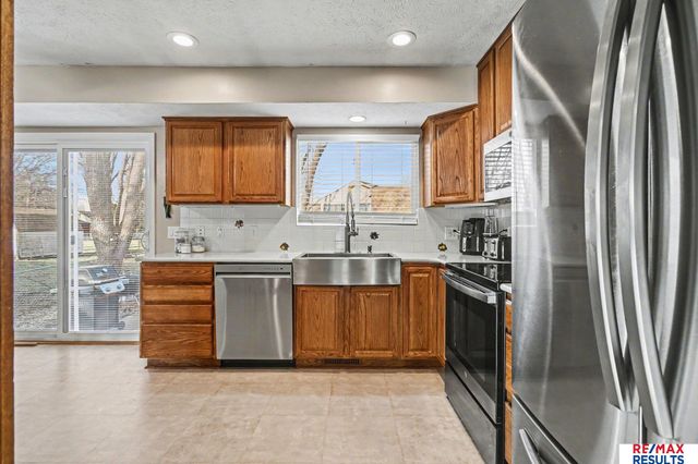 6370 S 139th Avenue Circle, Omaha, NE 68137