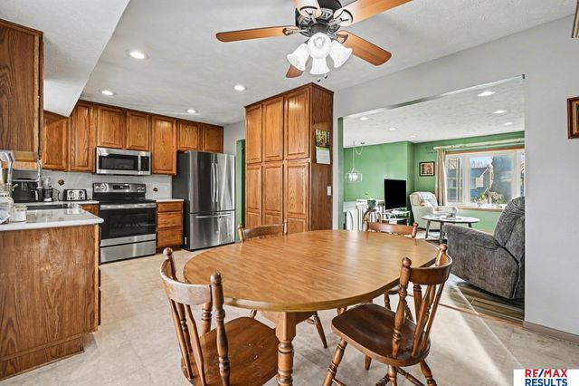 6370 S 139th Avenue Circle, Omaha, NE 68137