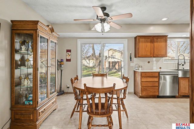 6370 S 139th Avenue Circle, Omaha, NE 68137