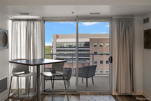 432 S Washington Avenue 806, Royal Oak, MI 48067