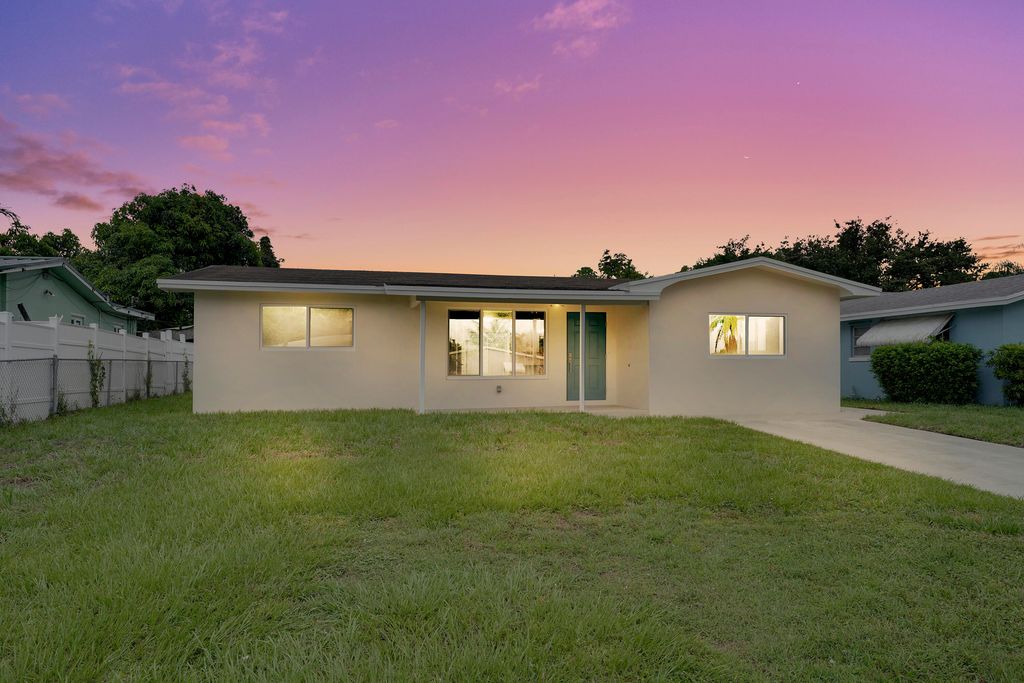 4142 Kirkland Lane, Lake Worth, FL 33461
