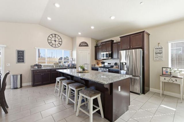 1150 Fire Fall Avenue, Lemoore, CA 93245