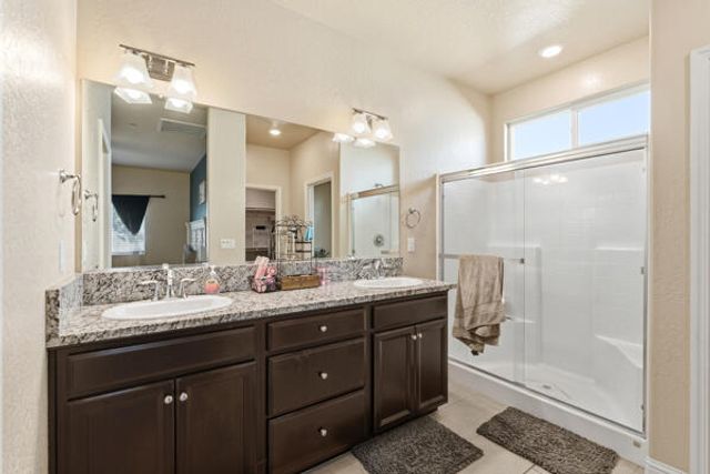 1150 Fire Fall Avenue, Lemoore, CA 93245