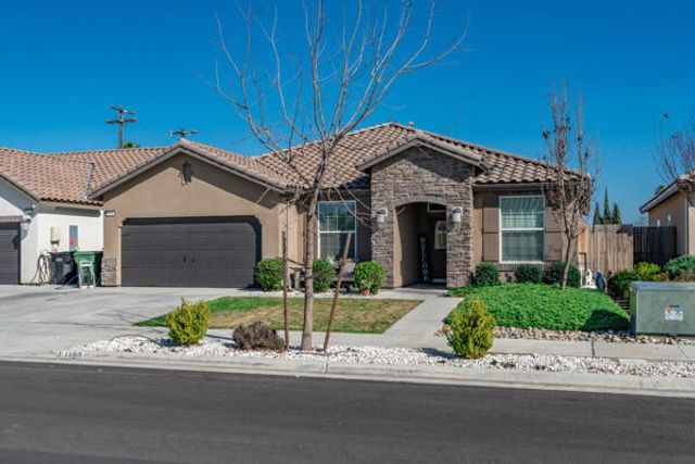 1150 Fire Fall Avenue, Lemoore, CA 93245