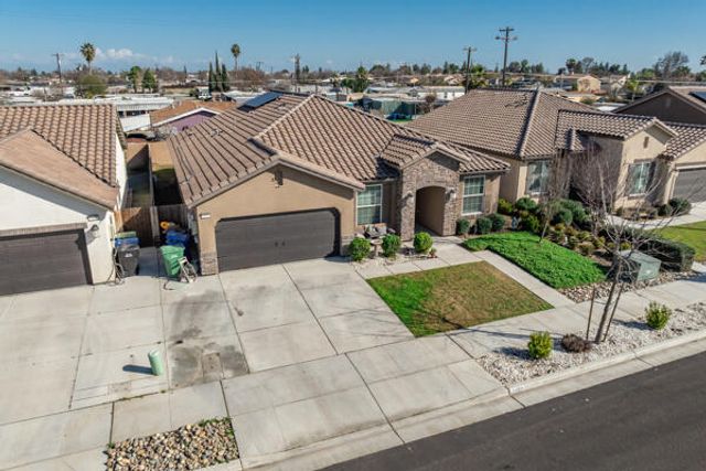 1150 Fire Fall Avenue, Lemoore, CA 93245