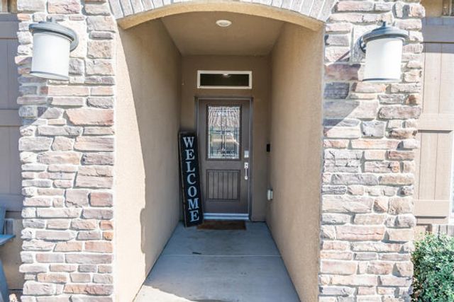 1150 Fire Fall Avenue, Lemoore, CA 93245