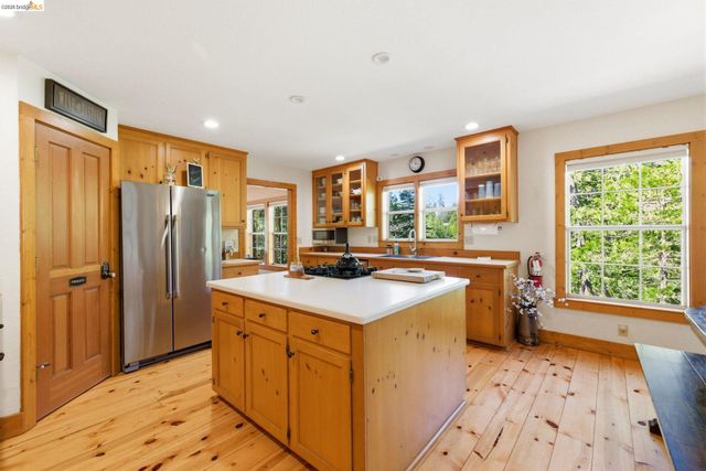 23820 Pine Lake Dr, Twain Harte, CA 95383