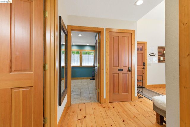 23820 Pine Lake Dr, Twain Harte, CA 95383