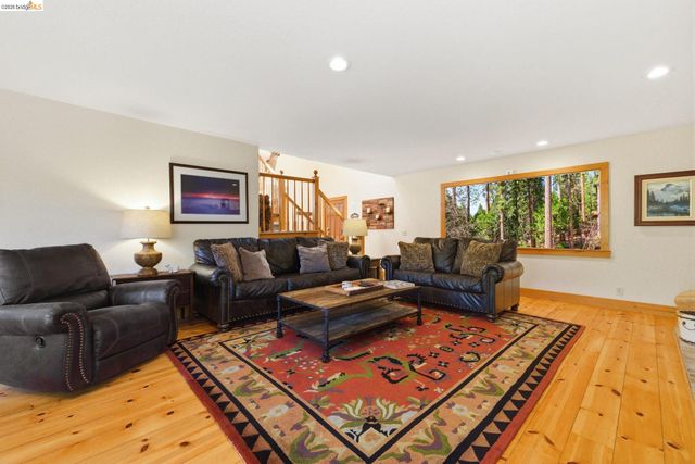 23820 Pine Lake Dr, Twain Harte, CA 95383