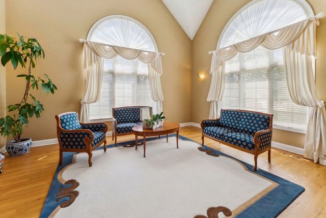 1745 Sundrop Circle, Highland Park, IL 60035