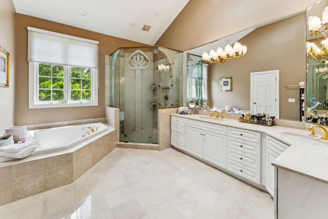 1745 Sundrop Circle, Highland Park, IL 60035
