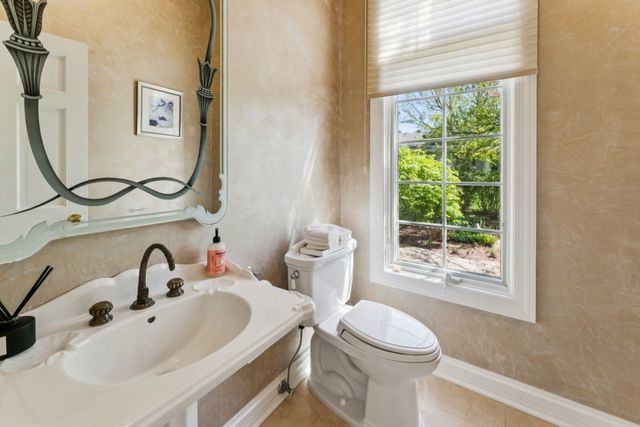 1745 Sundrop Circle, Highland Park, IL 60035