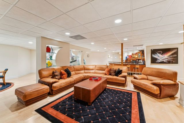 1745 Sundrop Circle, Highland Park, IL 60035