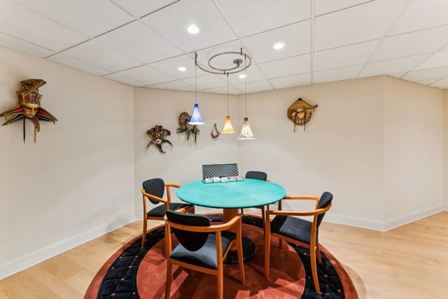 1745 Sundrop Circle, Highland Park, IL 60035